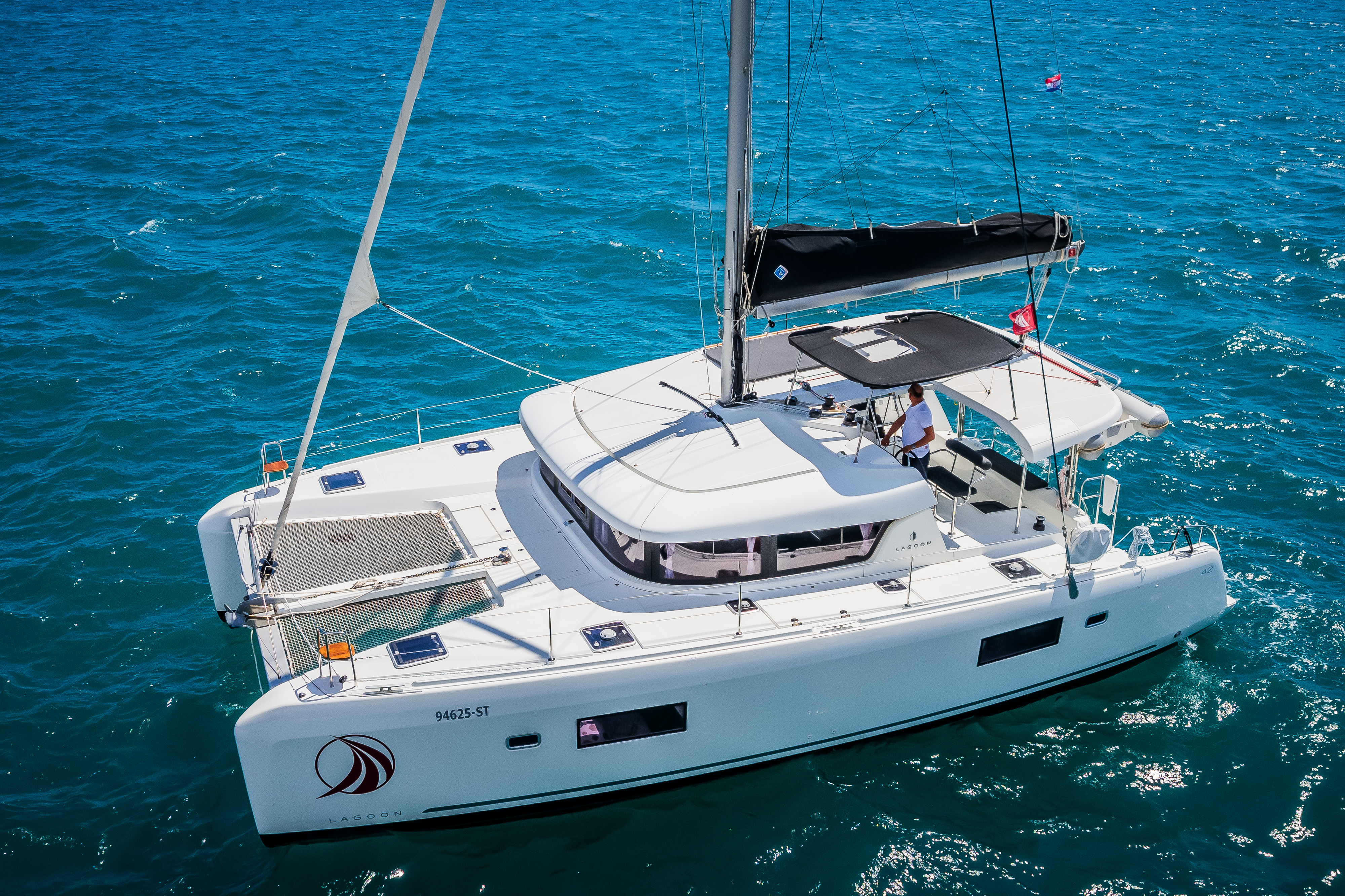Lagoon 42  Top image