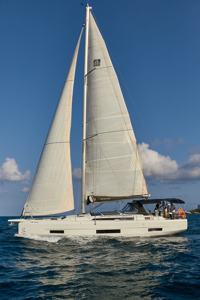 Dufour 470 - (5+1cab/3wc) „Kaito“ als Charteryacht