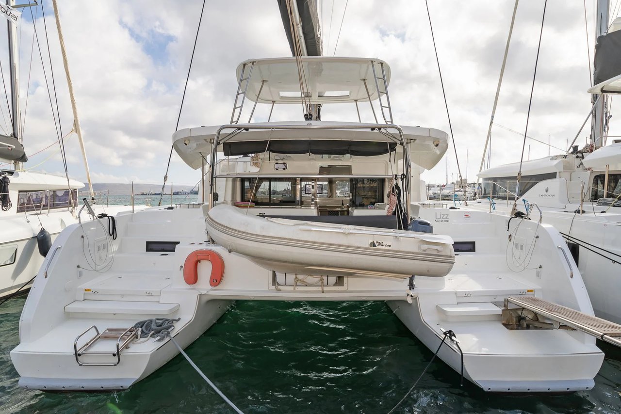 Lagoon 46  Top image