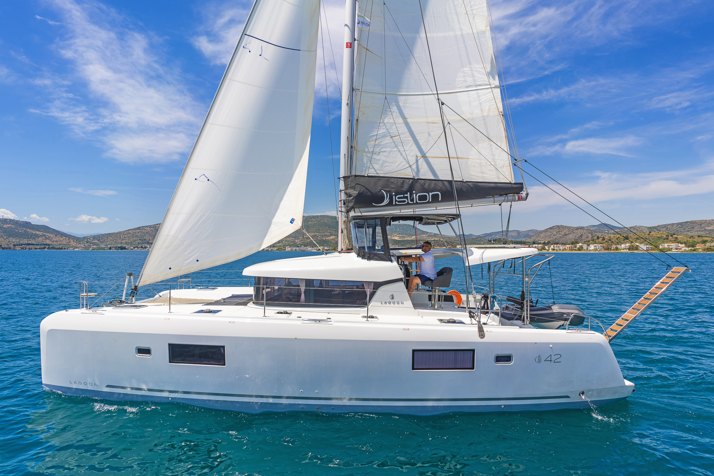 Lagoon 42 (4+2cab/4wc) „Carpe Diem“ als Charteryacht
