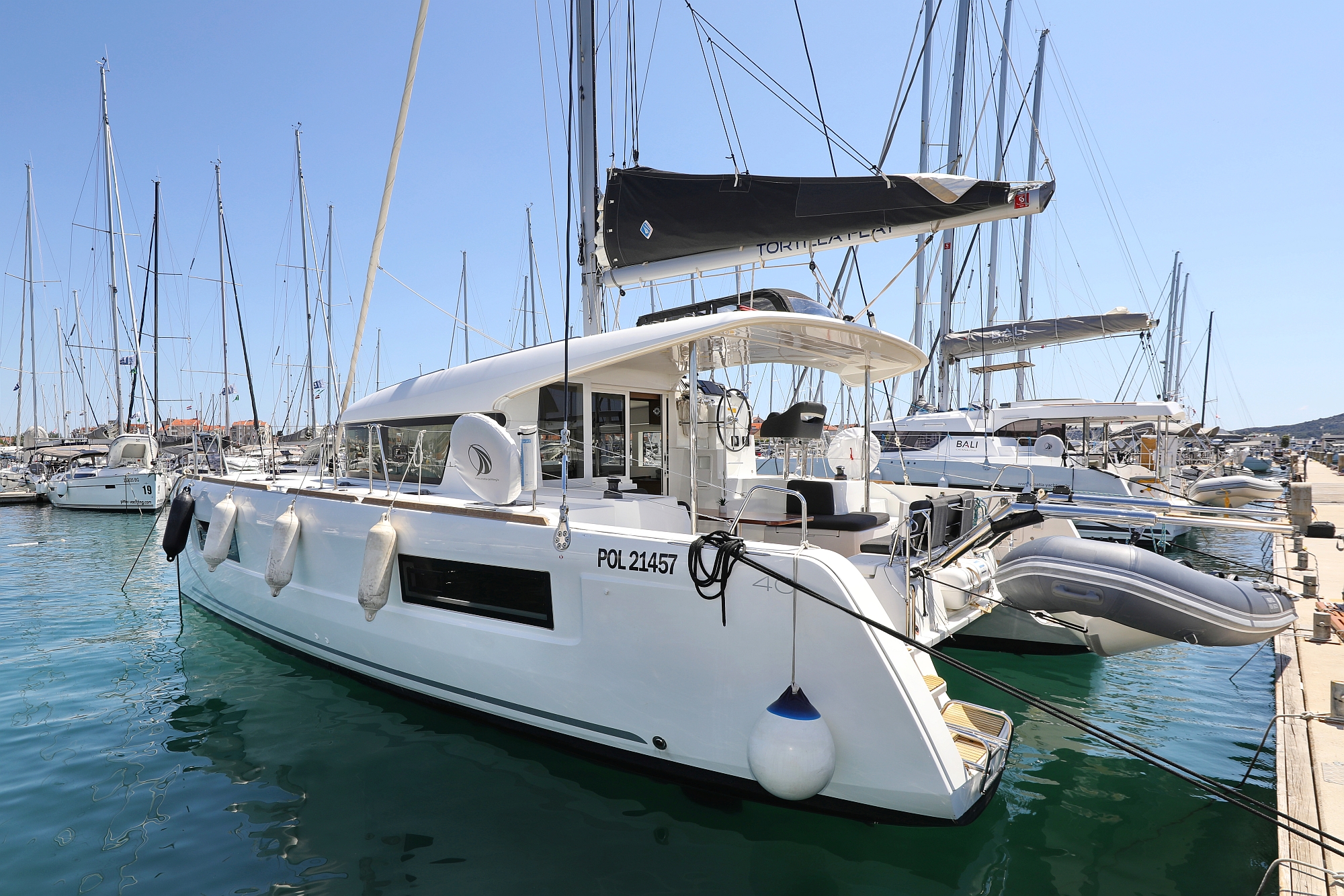 Lagoon 40  Top image