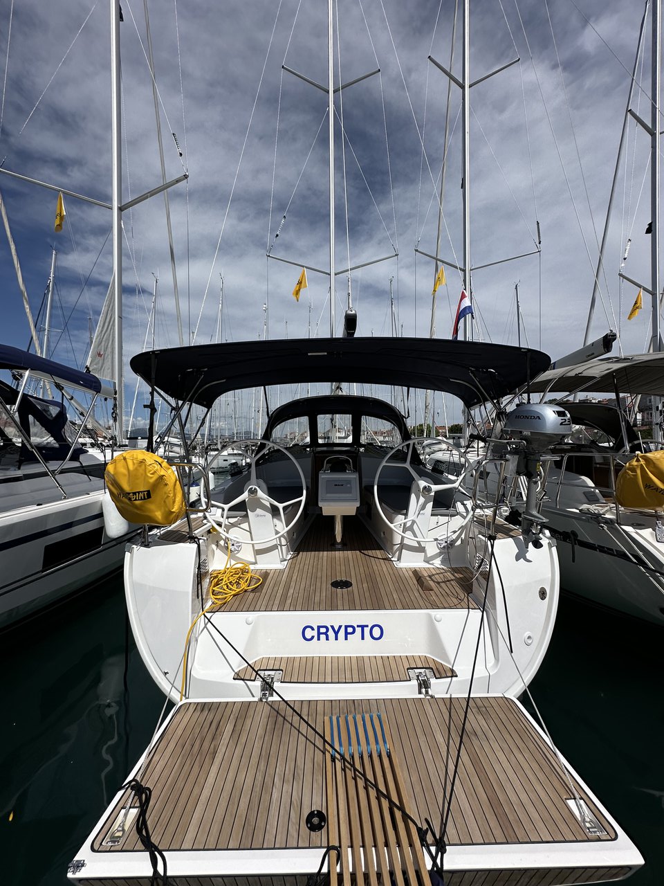 Bavaria Cruiser 37  Top image