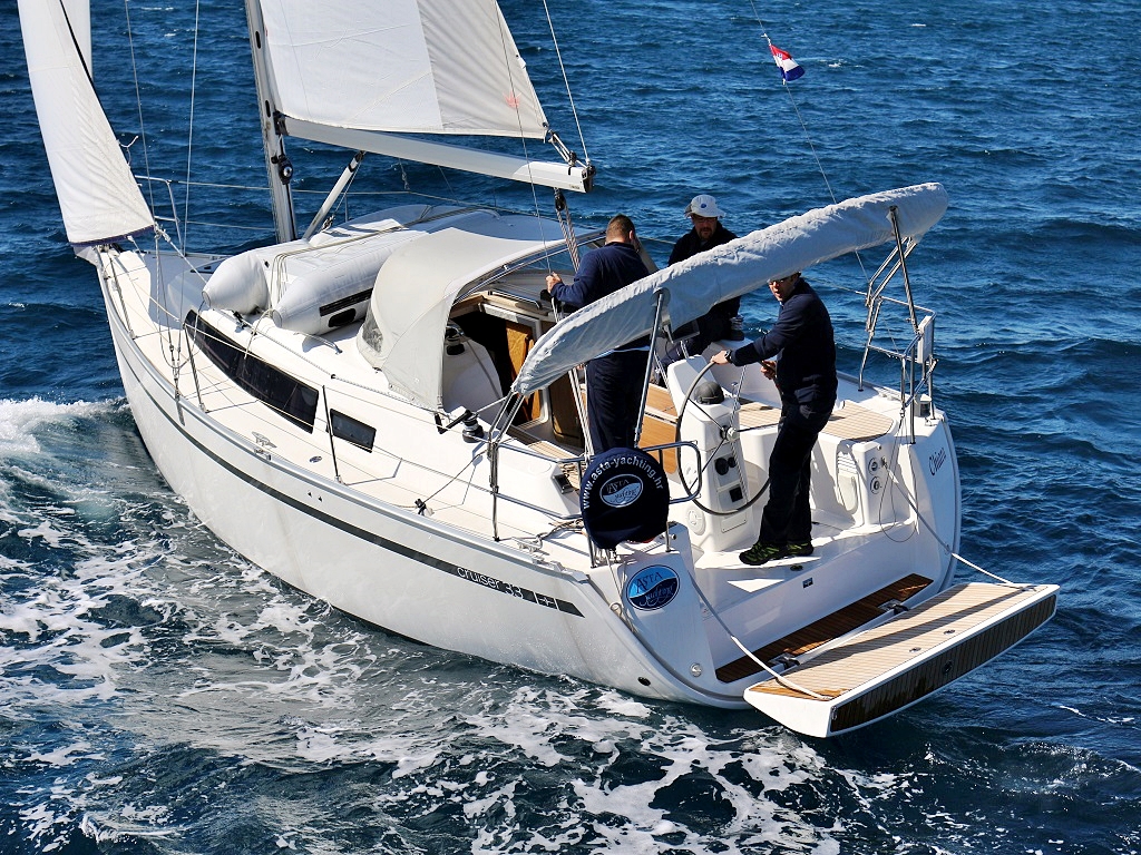 Bavaria Cruiser 33 „Chiara“ als Charteryacht