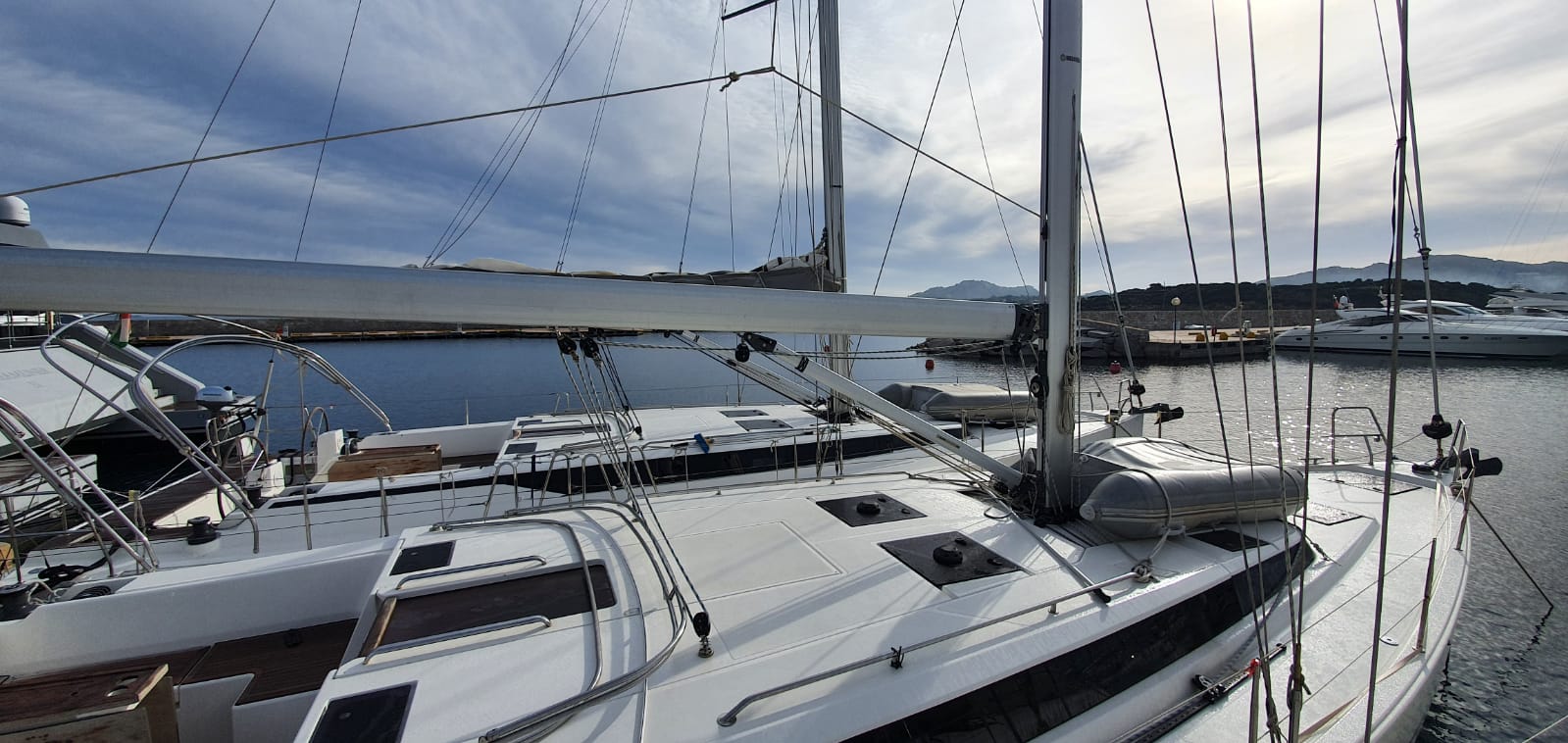 Bavaria C45  Top image