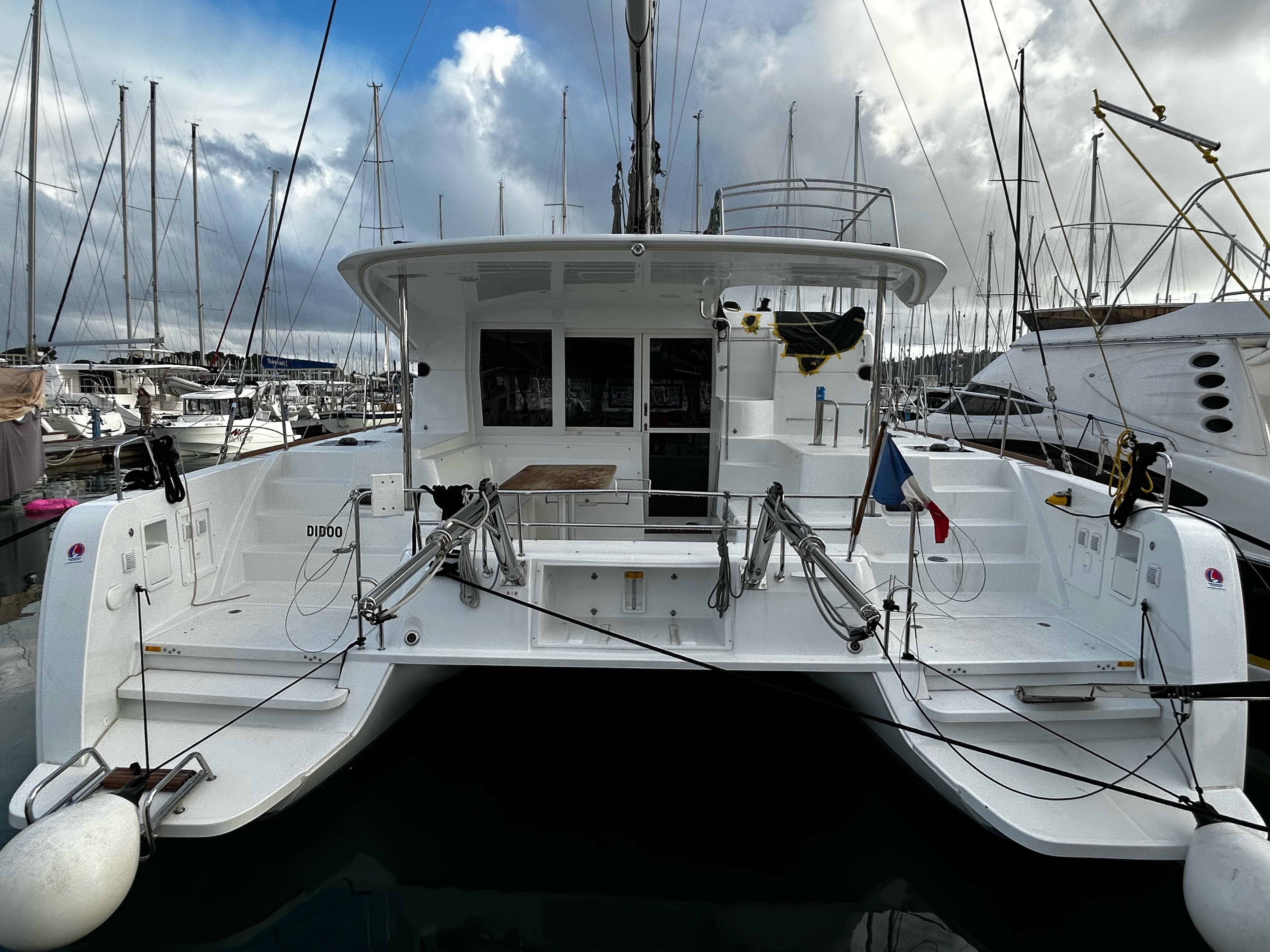Lagoon 40  Top image