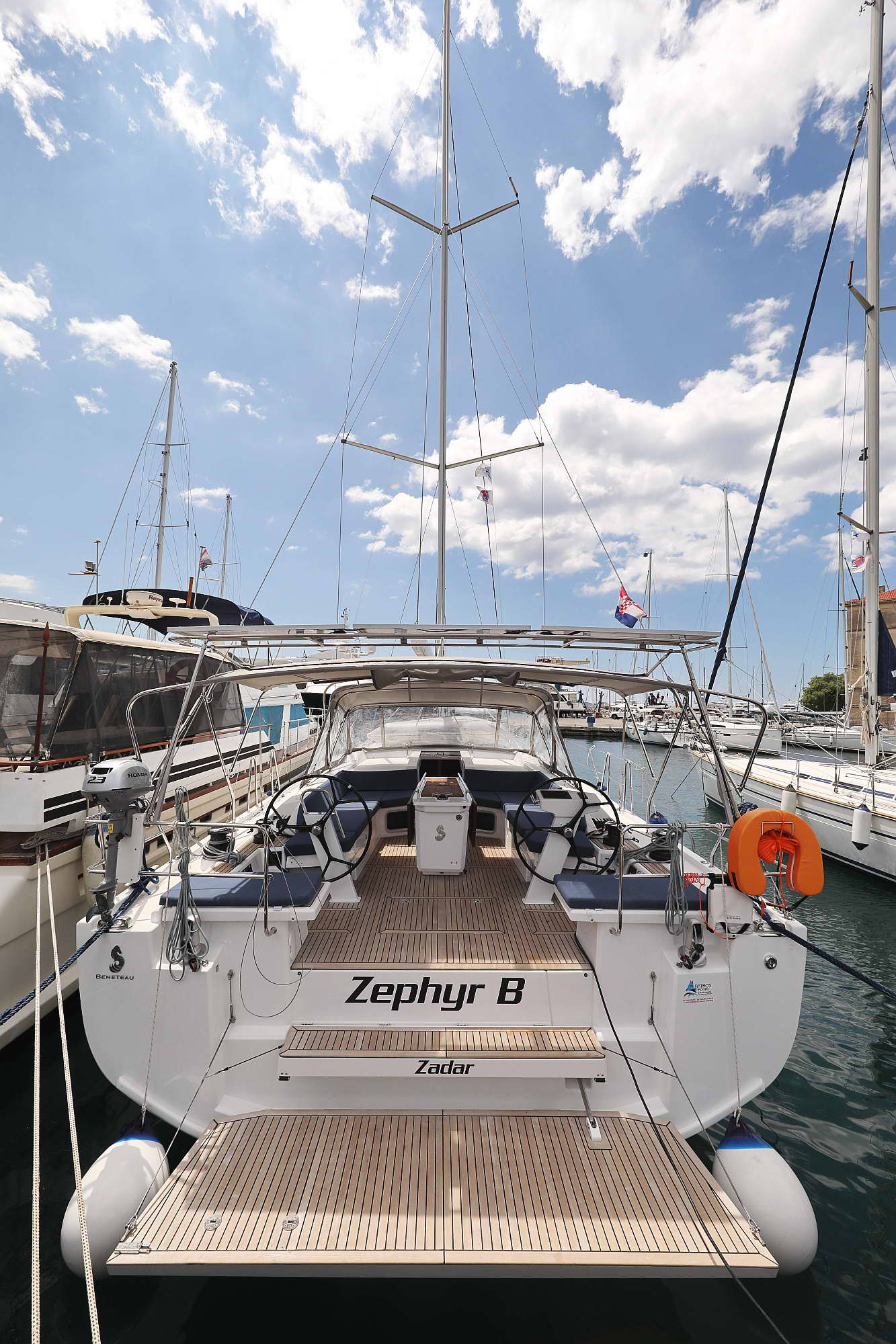 Oceanis 51.1  Top image