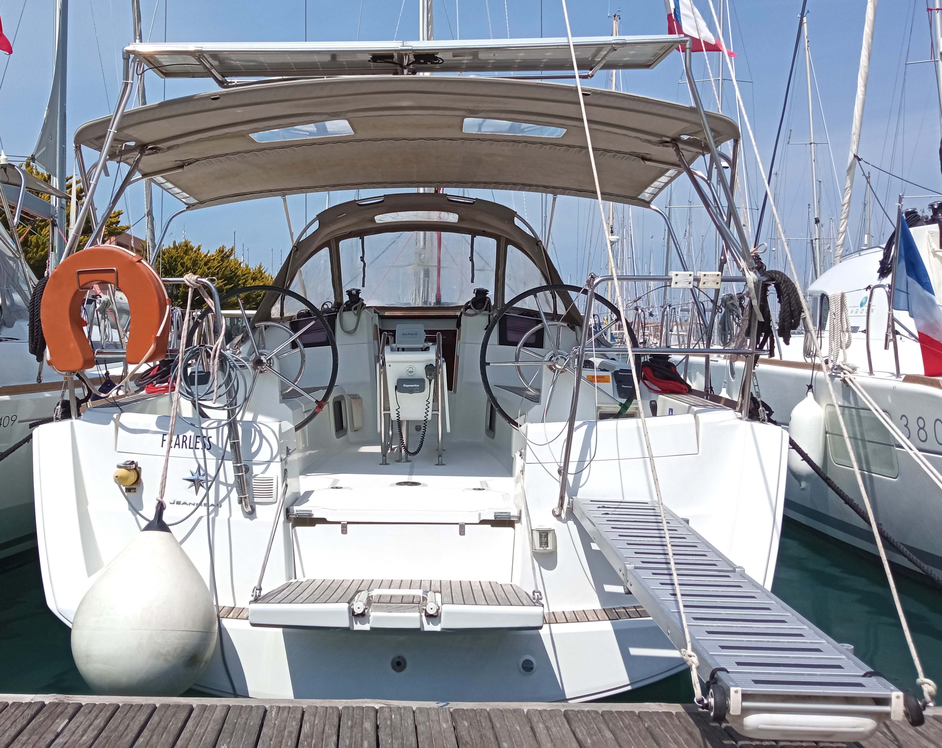 Sun Odyssey 379 Top image