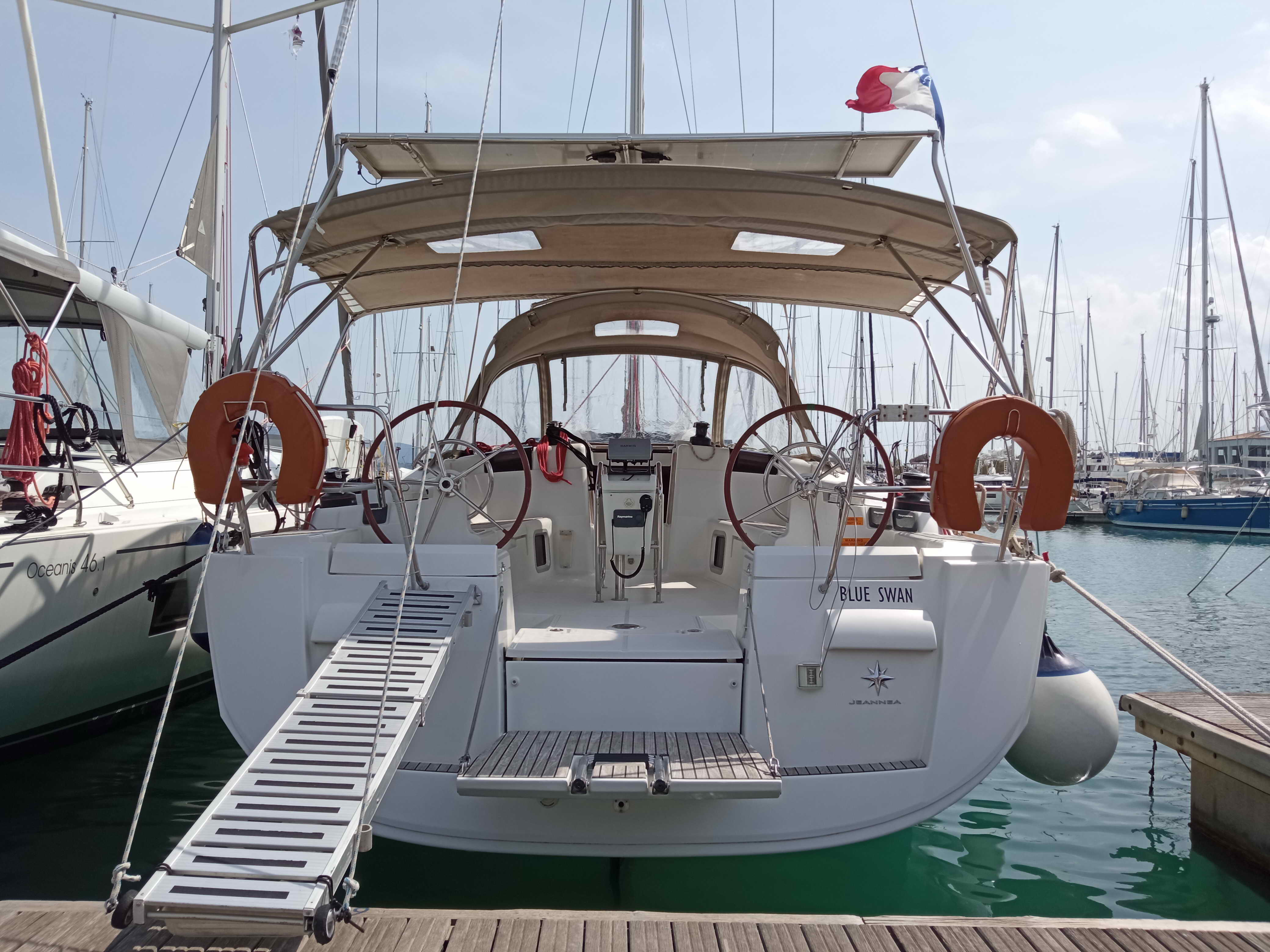 Sun Odyssey 439  Top image