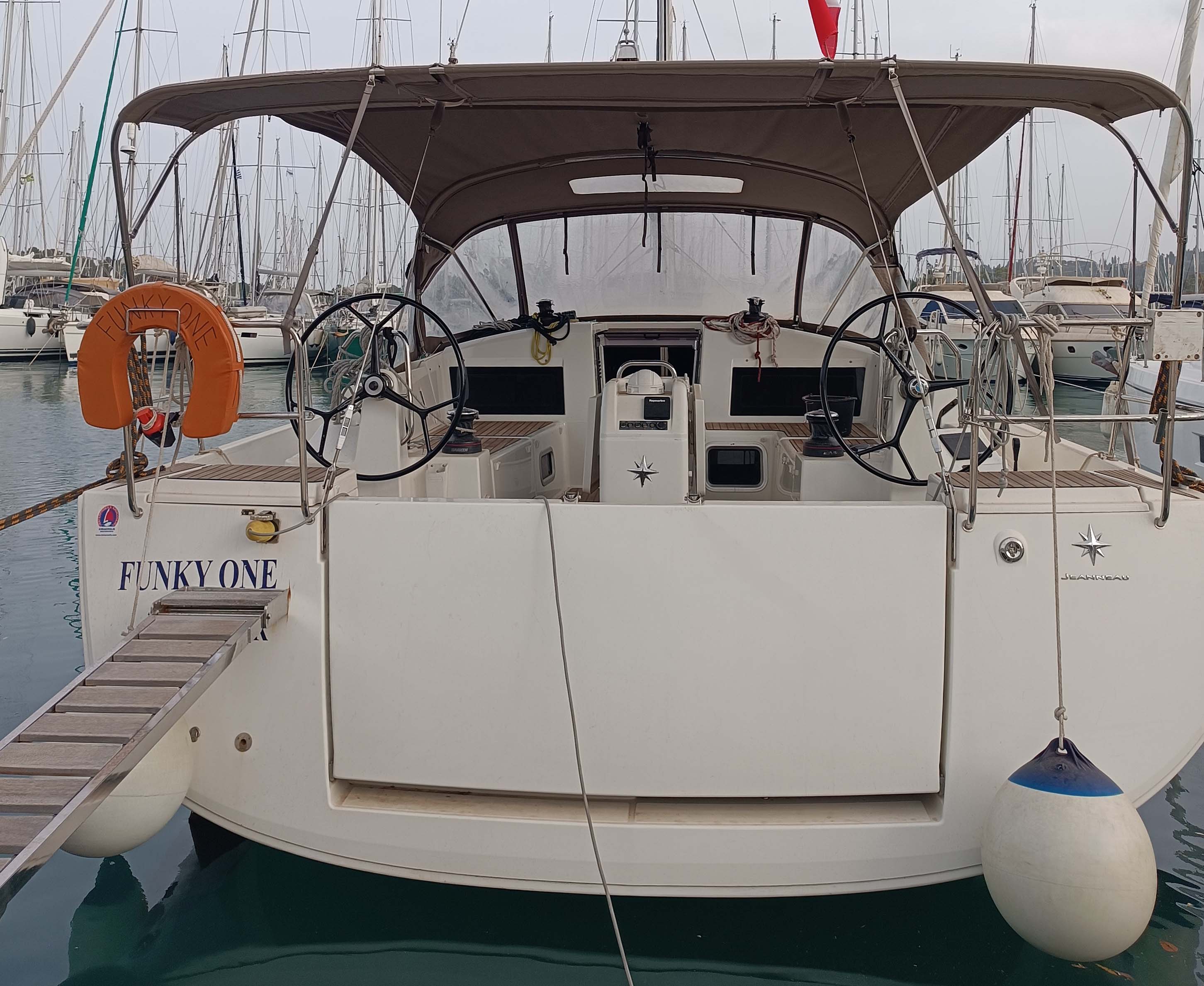 Sun Odyssey 440  Top image