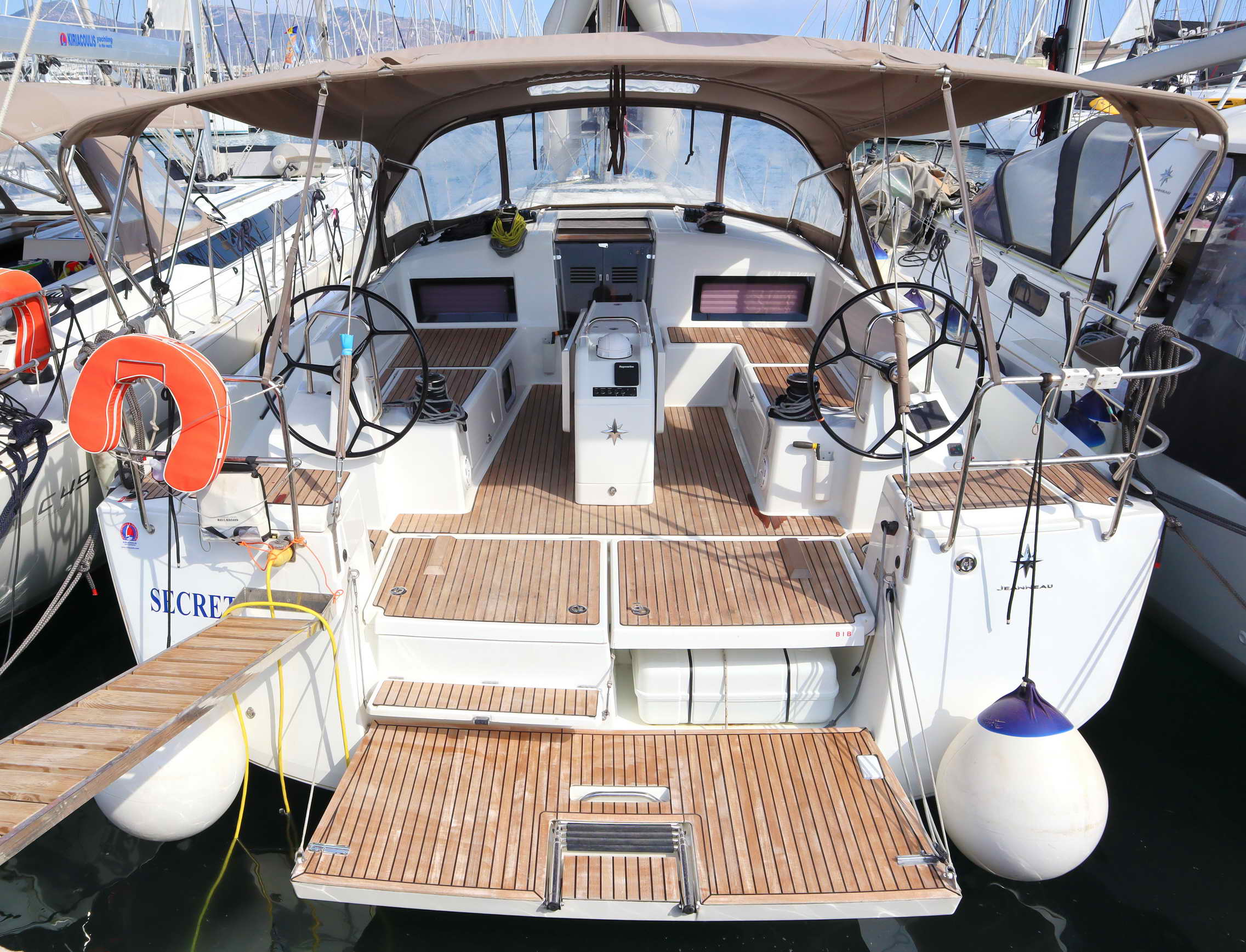 Sun Odyssey 490  Top image