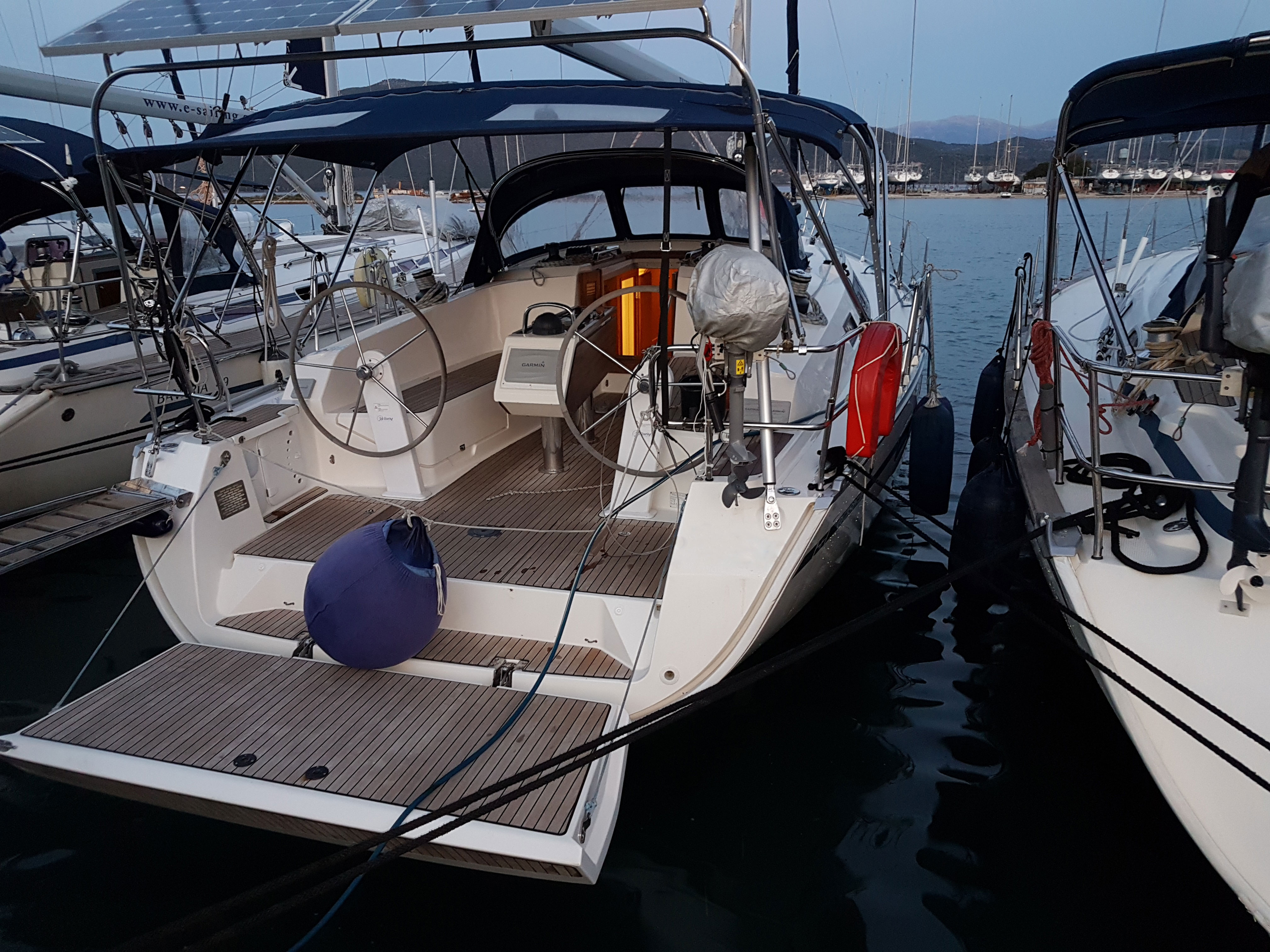 Bavaria Cruiser 41  Top image