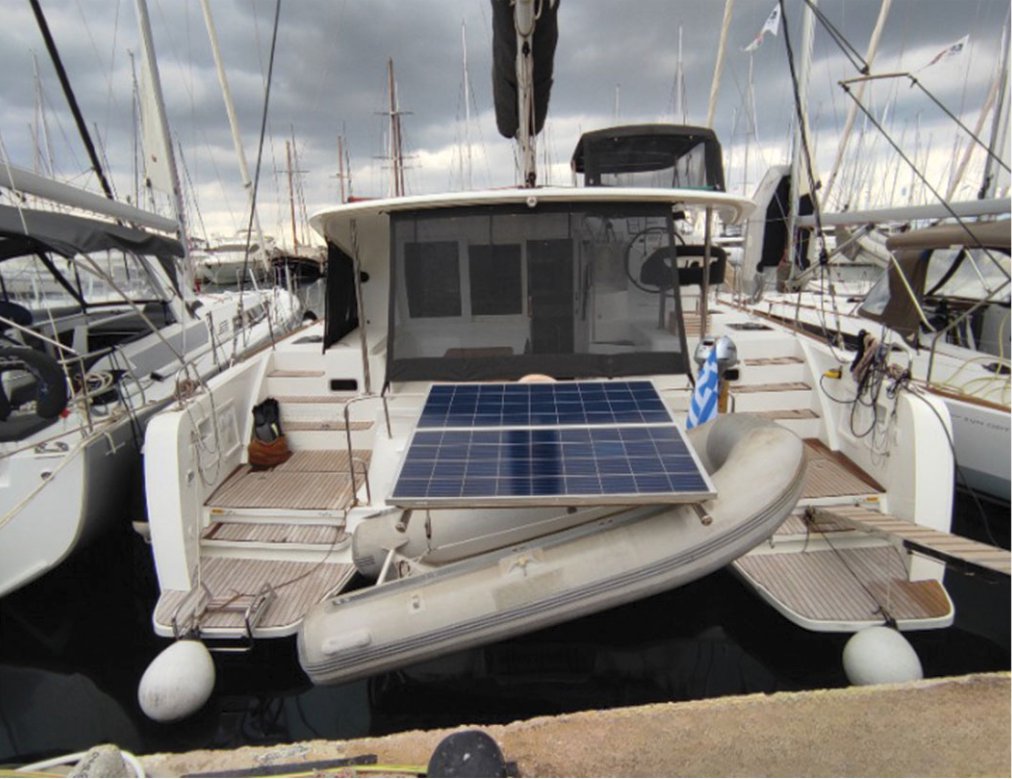 Lagoon 40  Top image