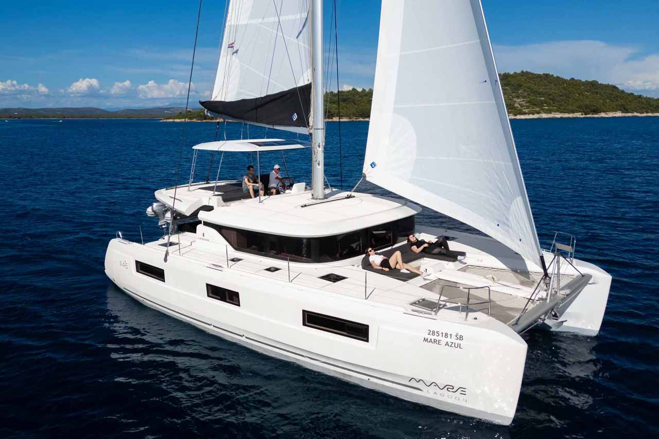 Lagoon 46  Top image