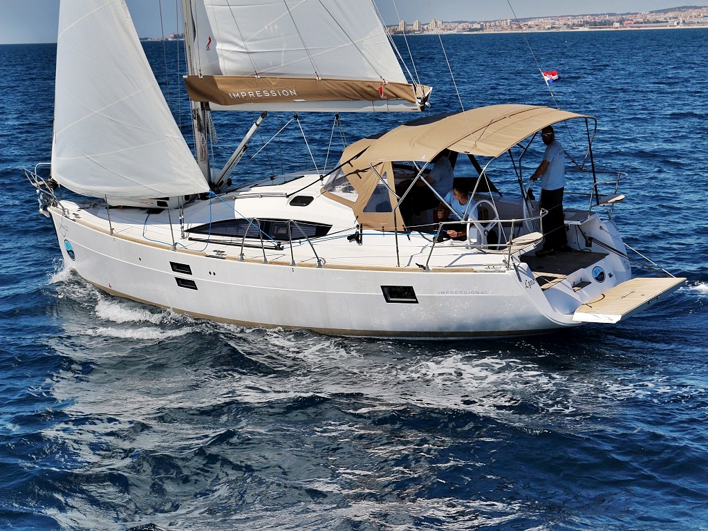 Elan 40 Impression (3Cab/2WC) „Lyra“ als Charteryacht
