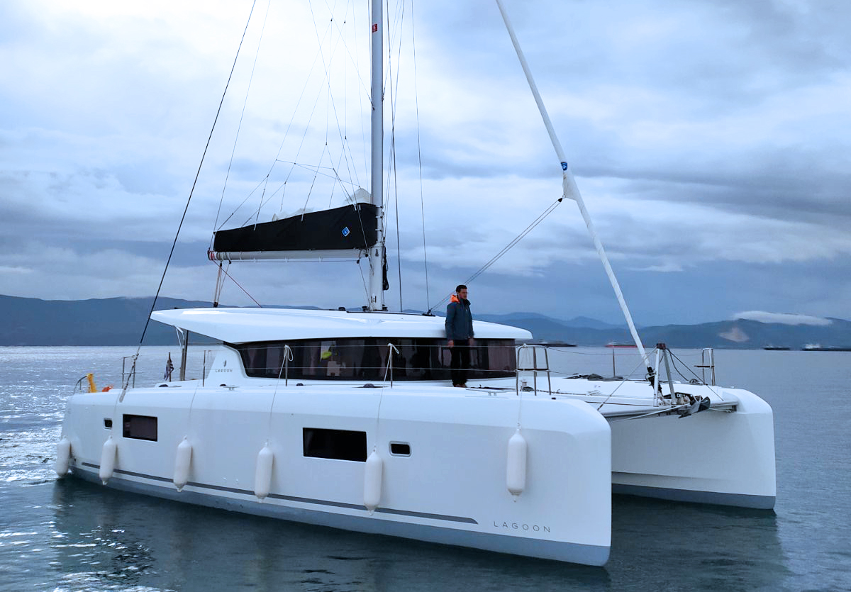Lagoon 42  Top image