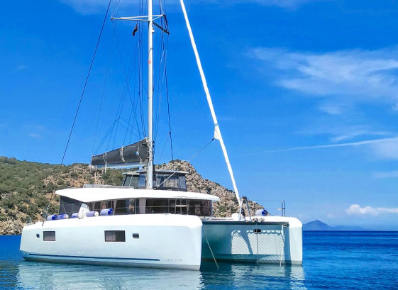 Lagoon 42 (4+2cab/4wc) „Blue Steel“ als Charteryacht