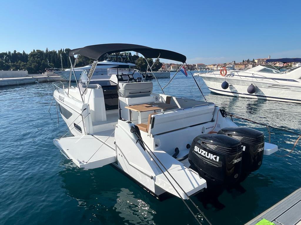 Flyer 9 SUNdeck „Flyer 9“ als Charteryacht