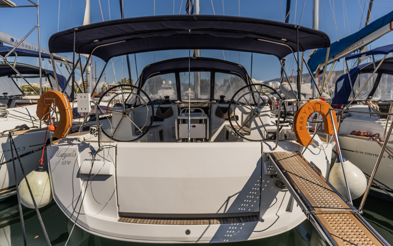 Sun Odyssey 519  Top image
