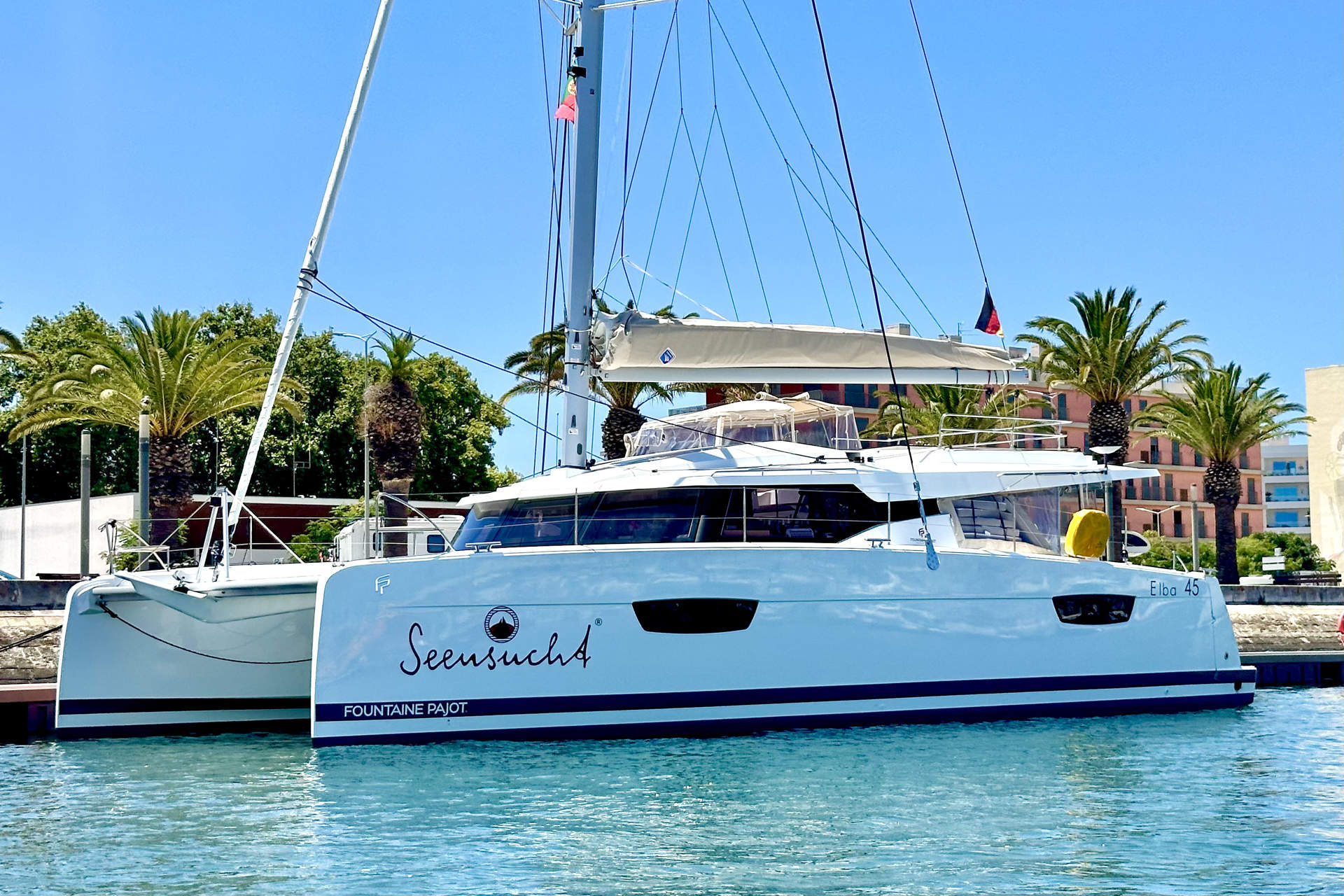 Fountaine Pajot Elba 45 - 4 + 2 cab. Top image