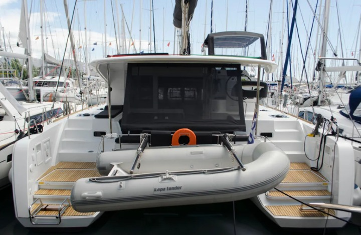 Lagoon 40  Top image