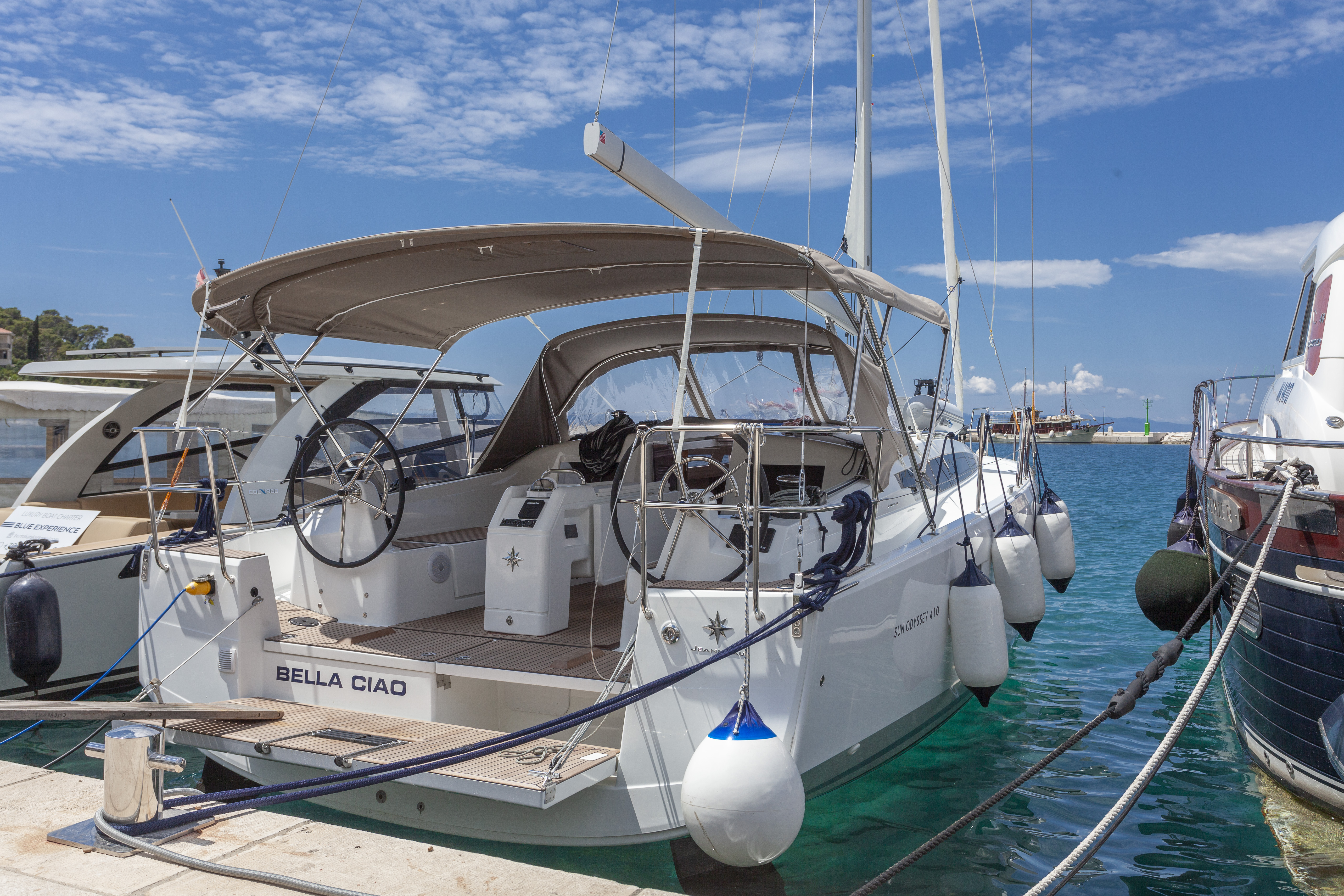 Sun Odyssey 410  Top image