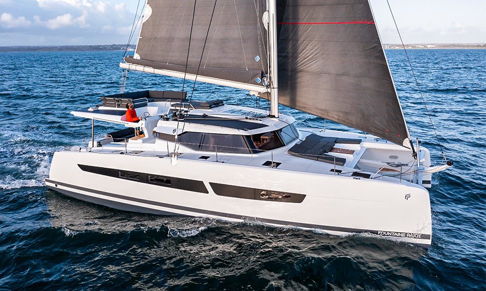 Aura 51 (6 cab) „Lune Rae“ als Charteryacht