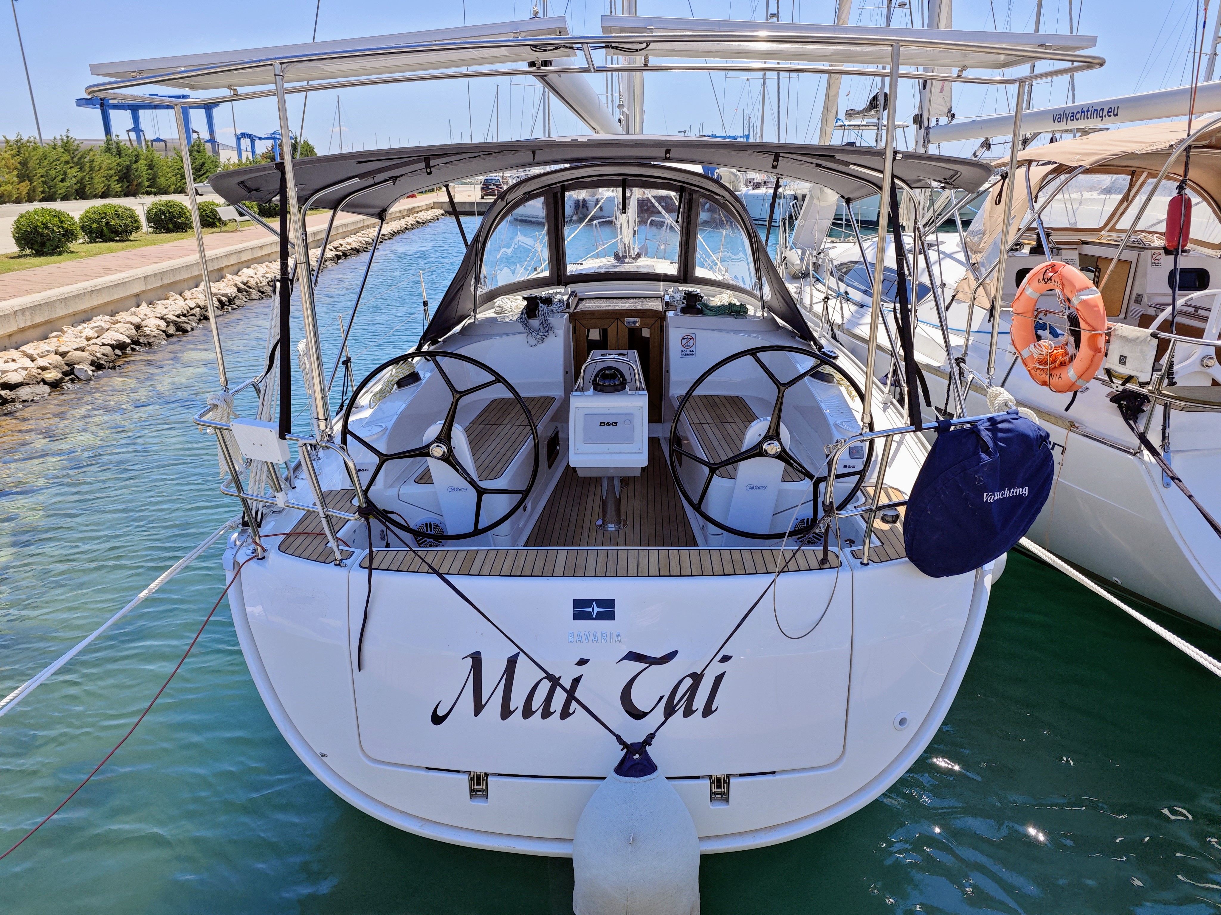 Bavaria Cruiser 37  Top image