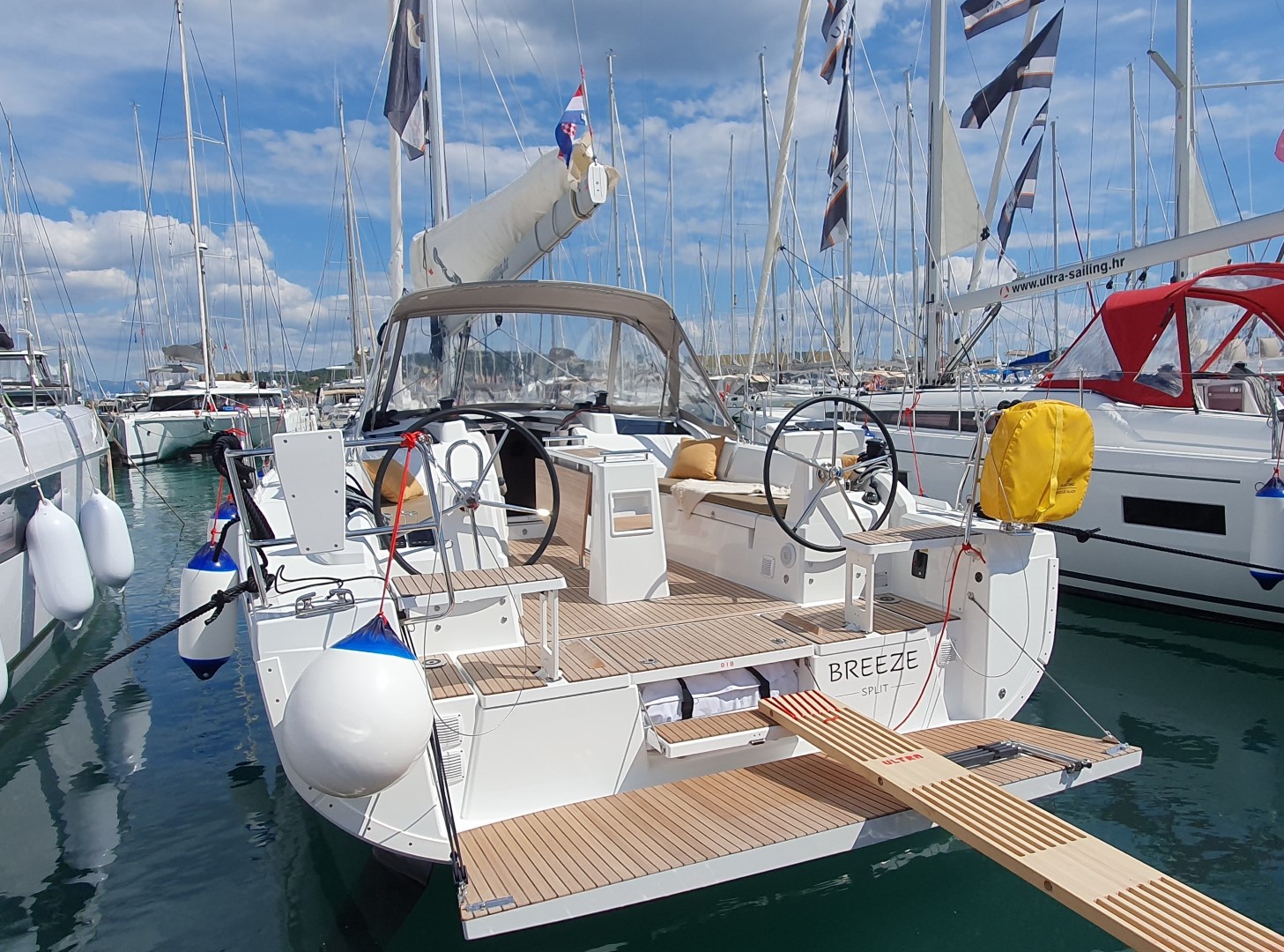 Oceanis 37.1 „Breeze“ als Charteryacht