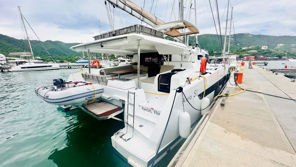 Aura 51 (5-1Cab) „Freedom“ als Charteryacht