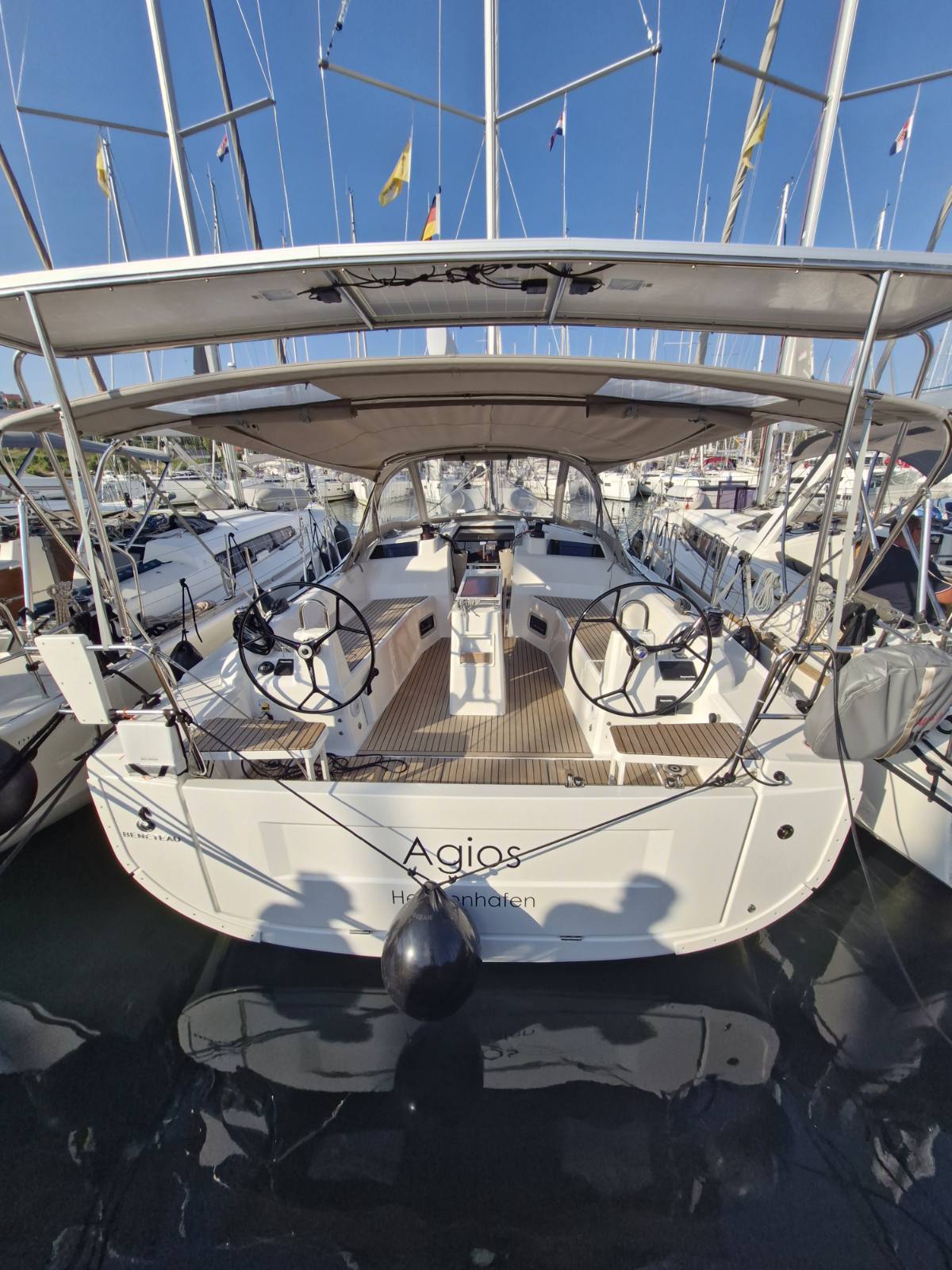 Oceanis 37.1 Top image