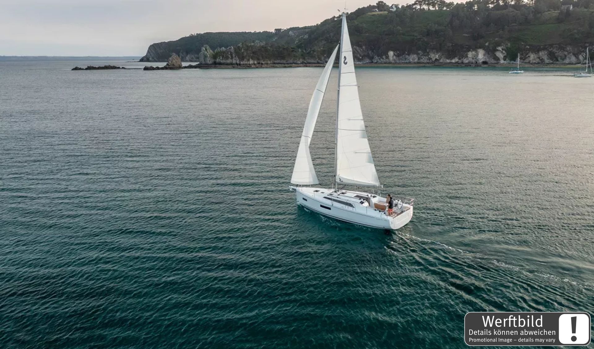 Oceanis 37.1 Top image