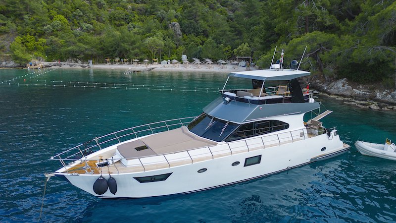 Golden blue „Golden Blue“ als Charteryacht