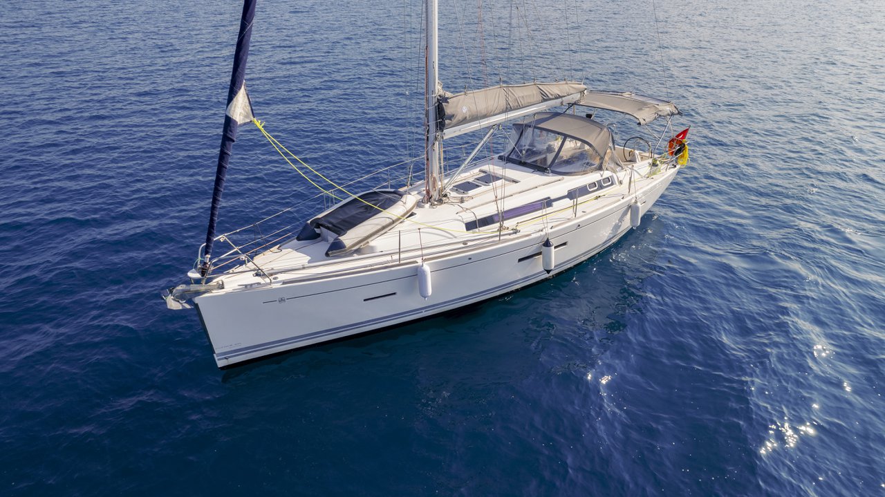 Dufour 405 Grand Large Top image
