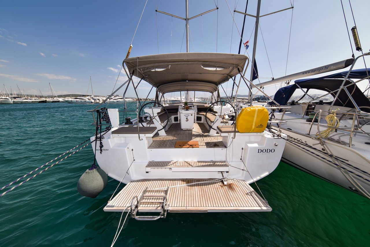 Oceanis 51.1  Top image
