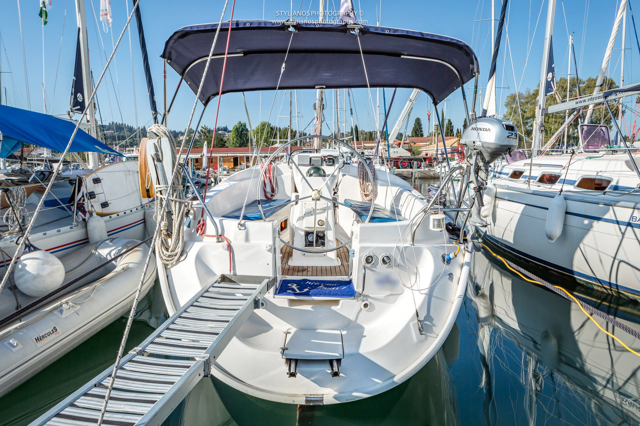 Bavaria 32 Top image