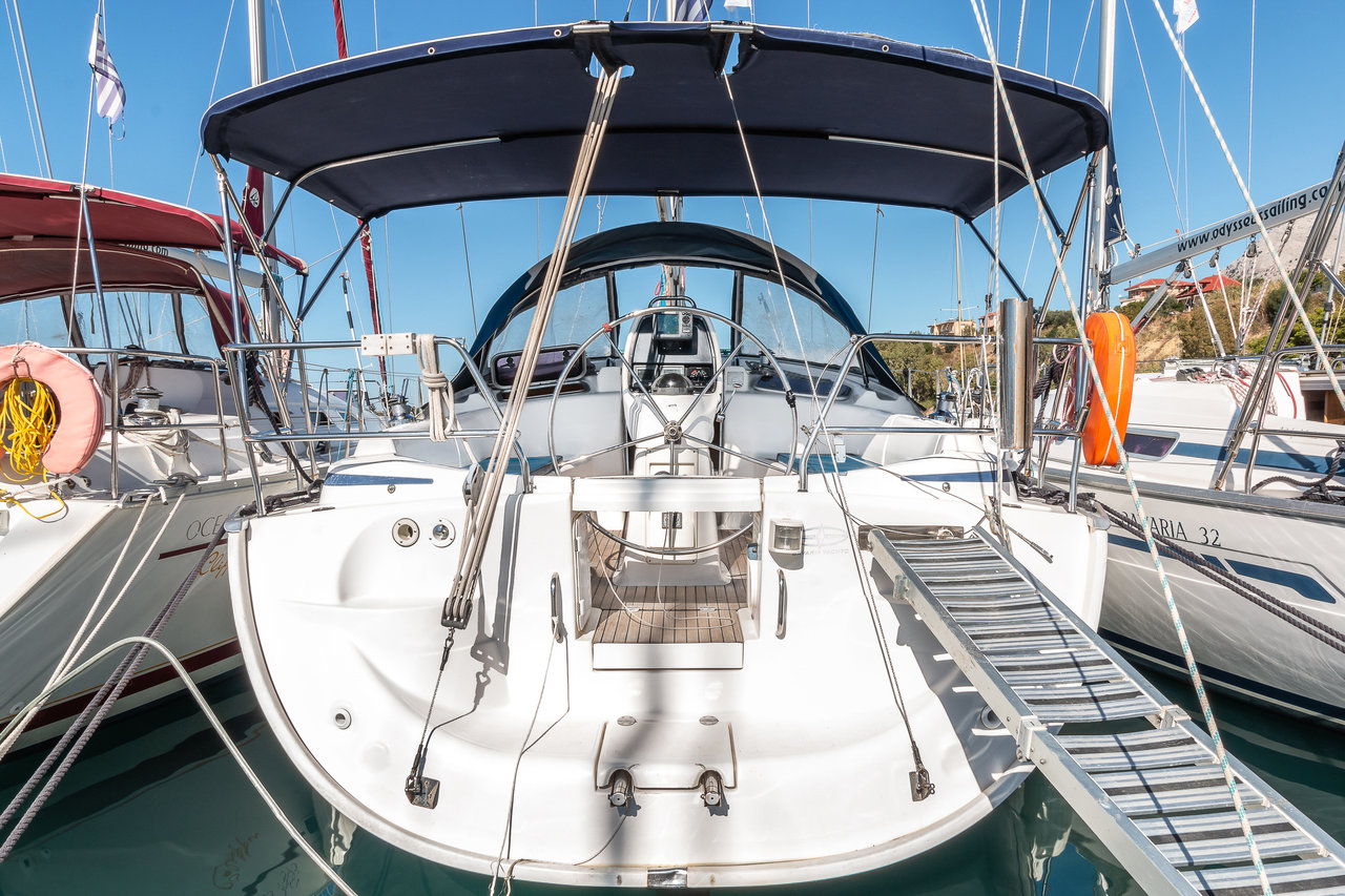 Bavaria 37 Cruiser  Top image