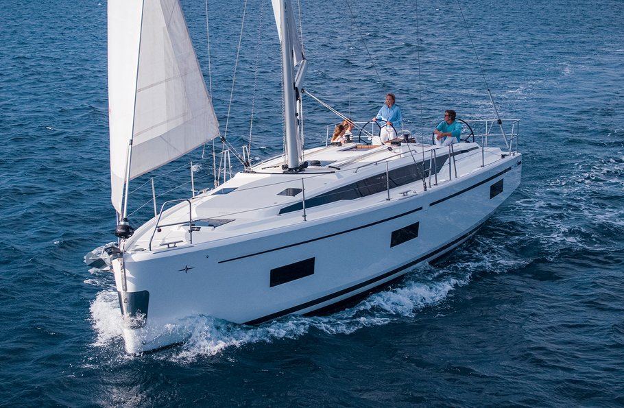 Bavaria C42 „Bella“ als Charteryacht