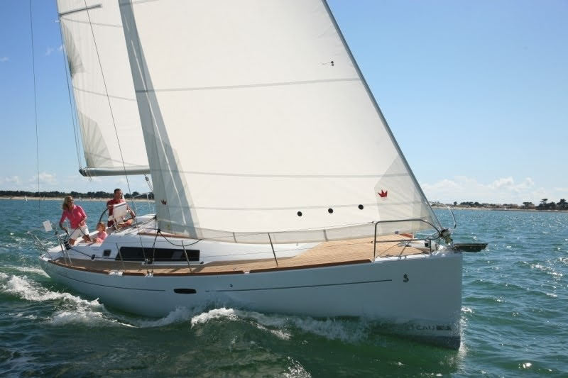 Oceanis 37  Top image