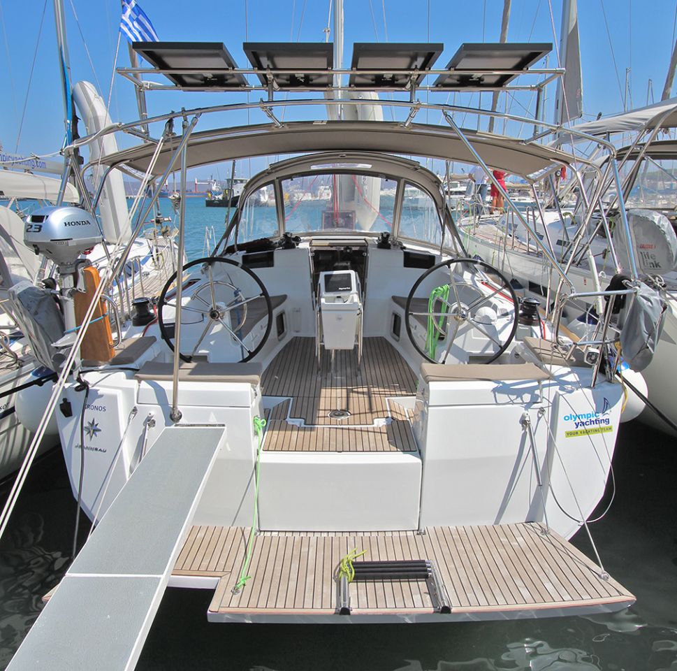 Sun Odyssey 449 Top image