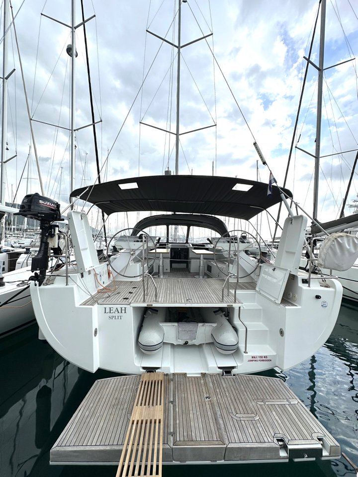 Hanse 588  Top image