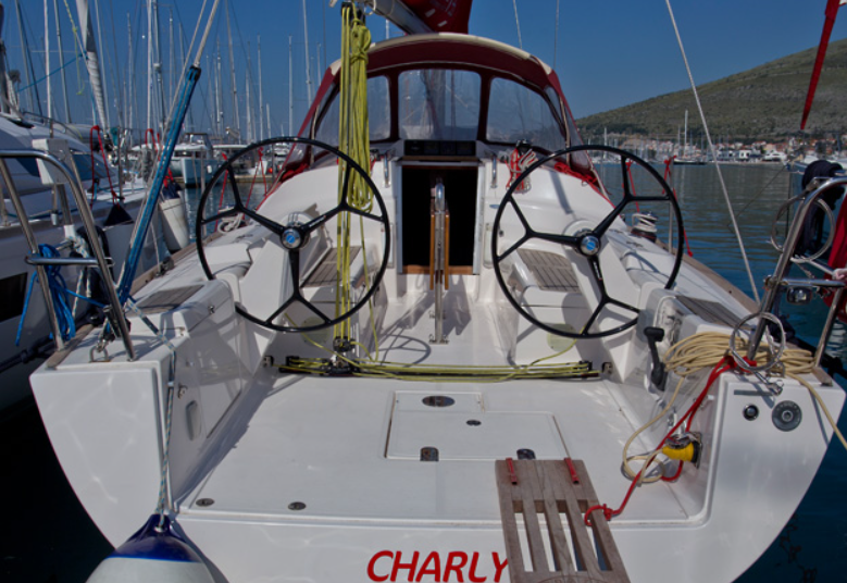 Salona 35 Top image