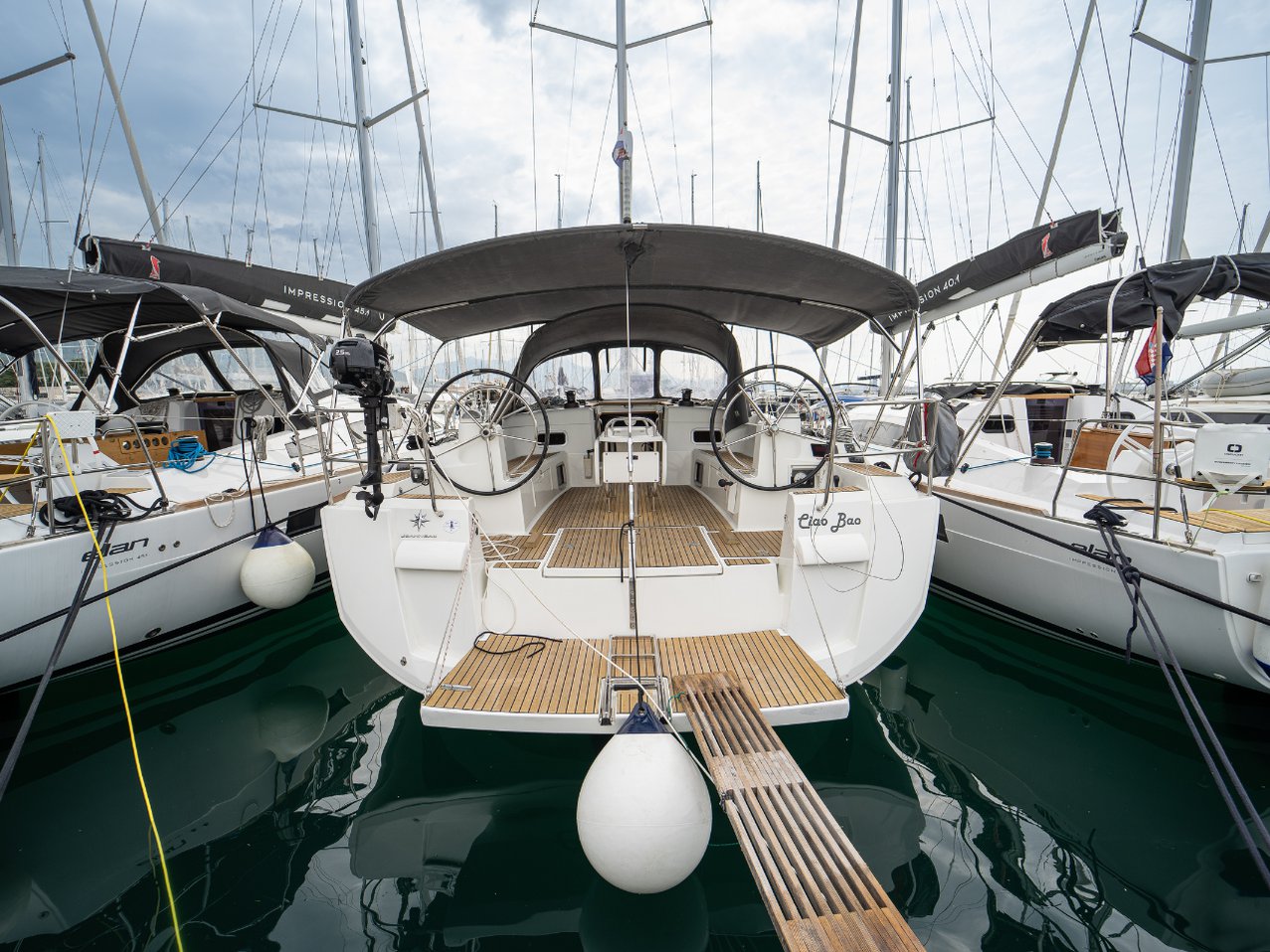 Sun Odyssey 519  Top image