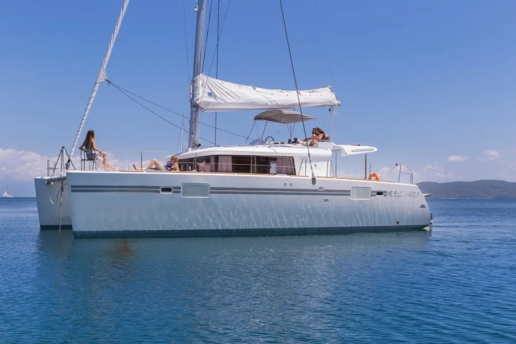 Lagoon 450 F  Top image
