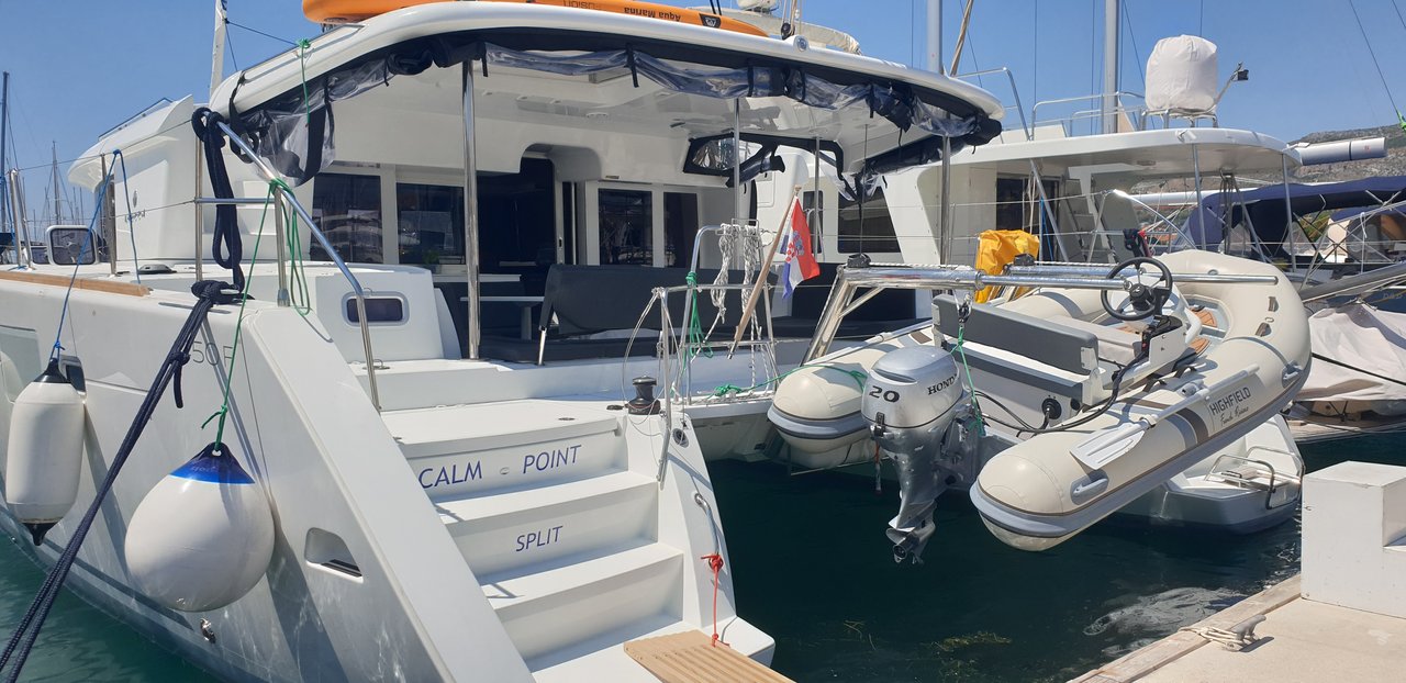 Lagoon 450 Calm Point