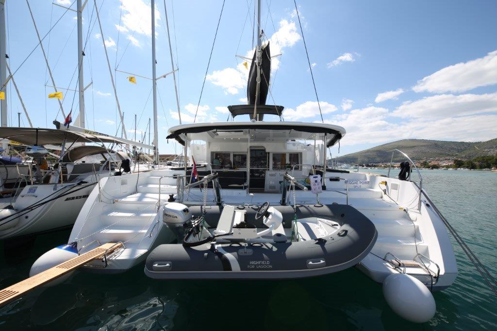 Lagoon 450  Top image