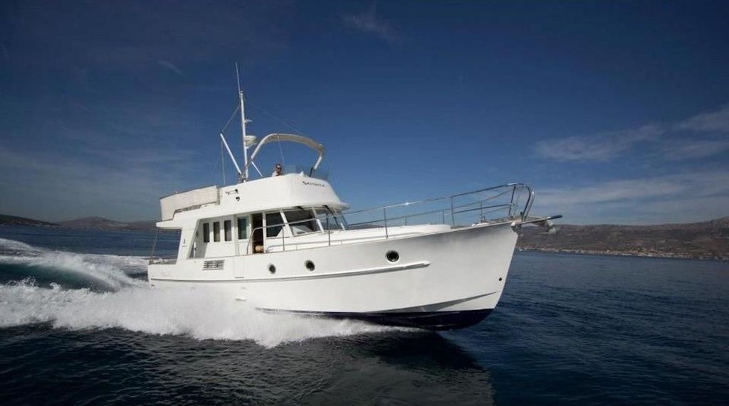 Swift Trawler 42 Top image