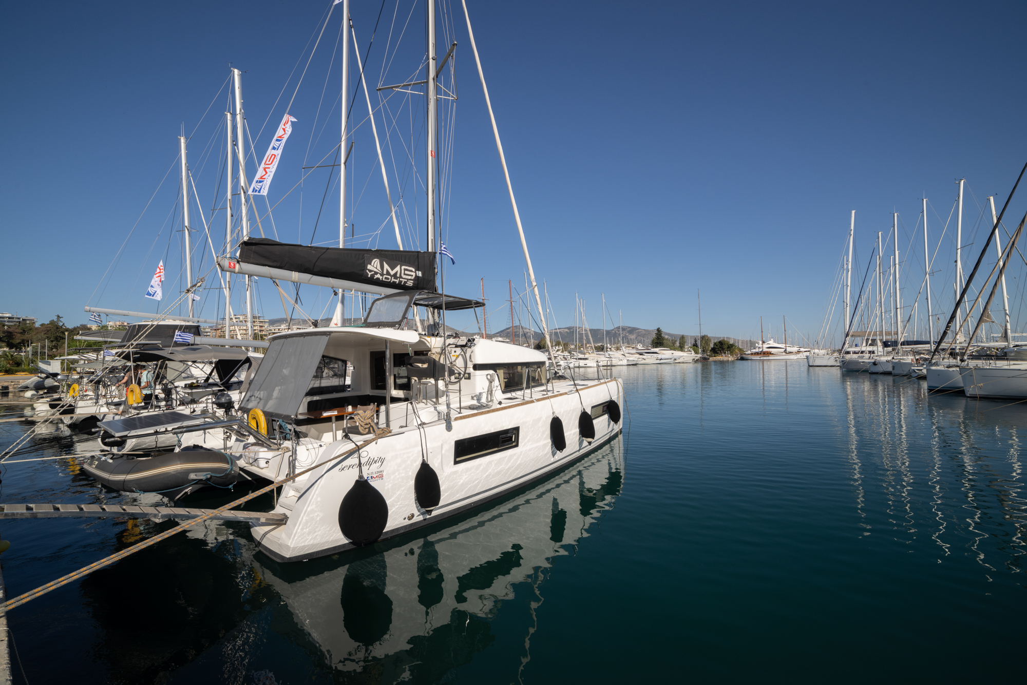 Lagoon 40  Top image
