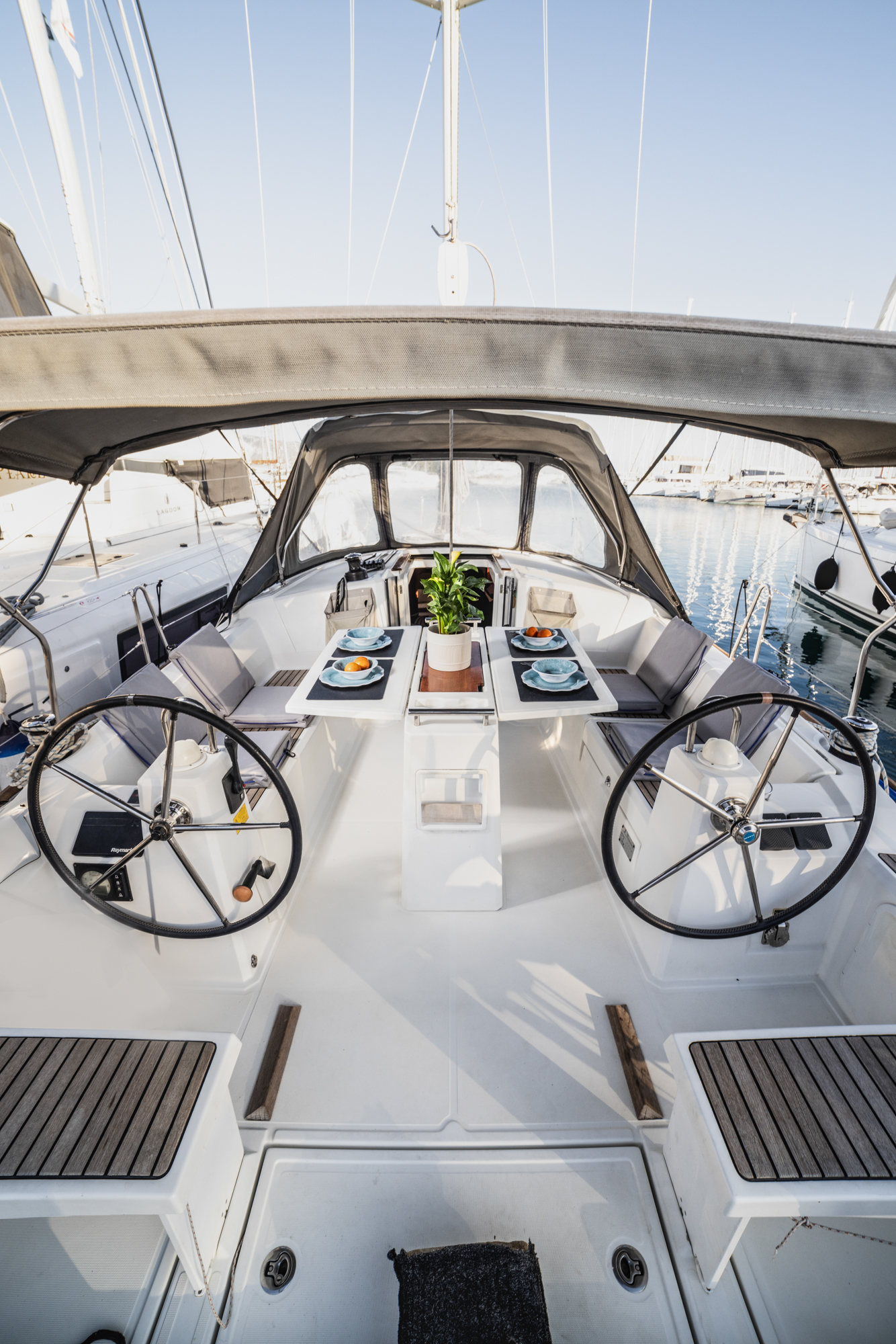 Oceanis 38.1  Top image