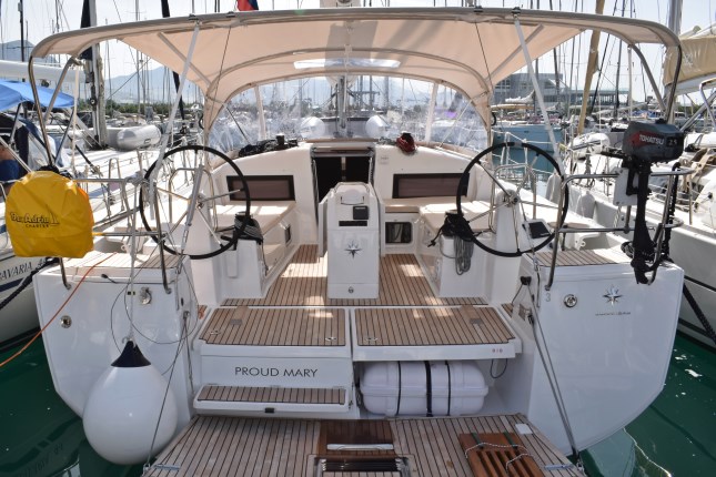 Sun Odyssey 440  Top image