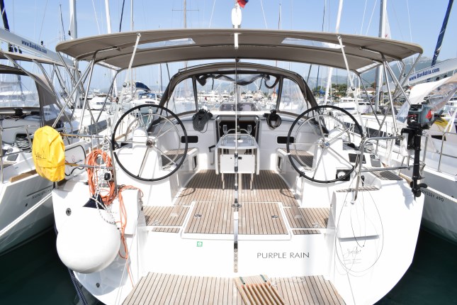 Sun Odyssey 519  Top image